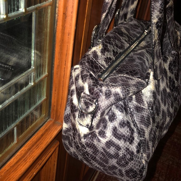 Rare Guess Leopard Print Handbag 🖤🐆 - Picture 5 of 9